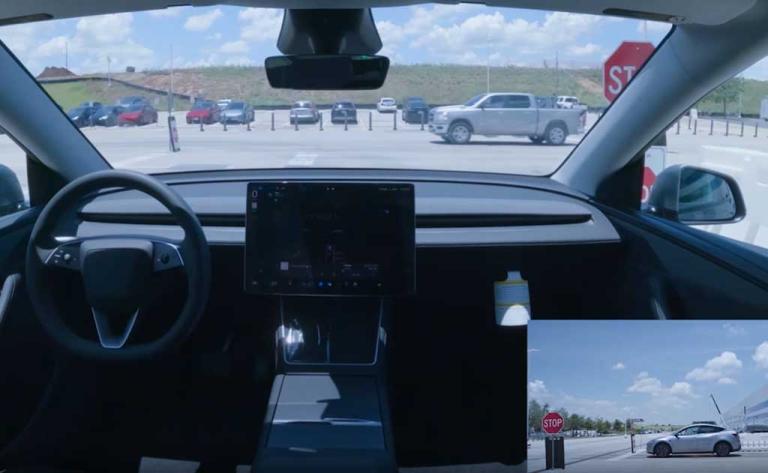 Tesla Model Y using FSD Supervised in 2025, driving autonomously and self-parking while the owner supervises from inside the car