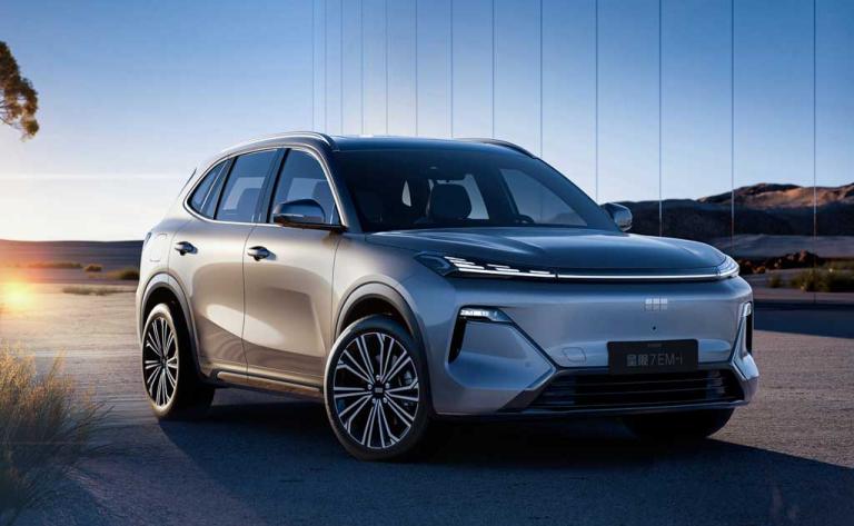 Geely Galaxy Starship 7 PHEV and Proton eMas 7 PHEV compact SUV showcasing modern design and plug-in hybrid technology for global markets