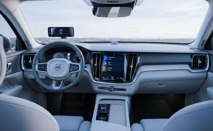 Volvo EX60 electric SUV 2026 showcasing 400-mile range, ultra-fast 400 kW charging capability, and next-generation Scandinavian EV design.