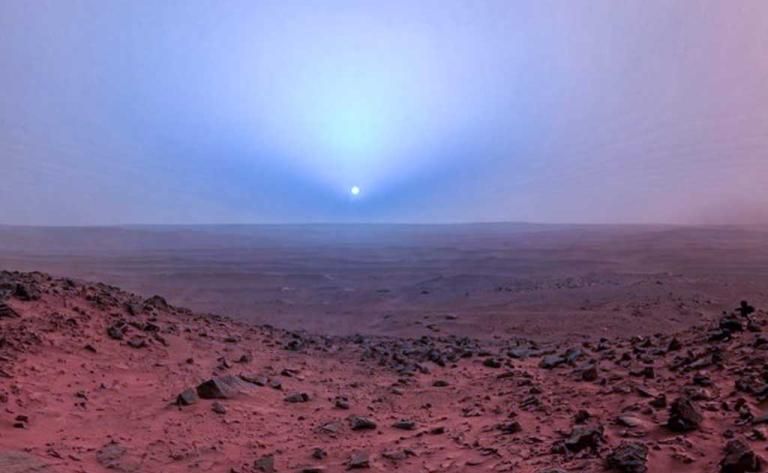 Blue-tinted Martian sunset with crepuscular rays captured by NASA’s Curiosity rover