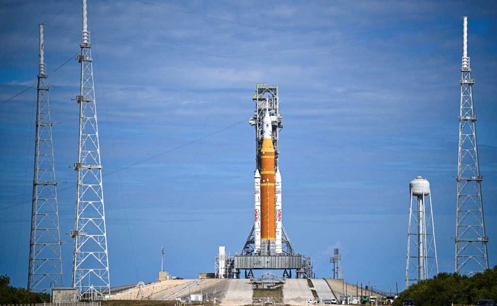 NASA Artemis II SLS rocket at Kennedy Space Center after launch delay due to hydrogen leak during wet dress rehearsal