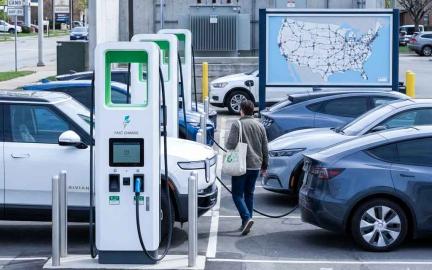 US public DC fast EV charging stations surpass 70,017 ports in March 2026 with Tesla Superchargers and Electrify America expansion