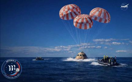 NASA Artemis II Orion spacecraft splashdown in Pacific Ocean after successful crewed Moon orbit mission in 2026